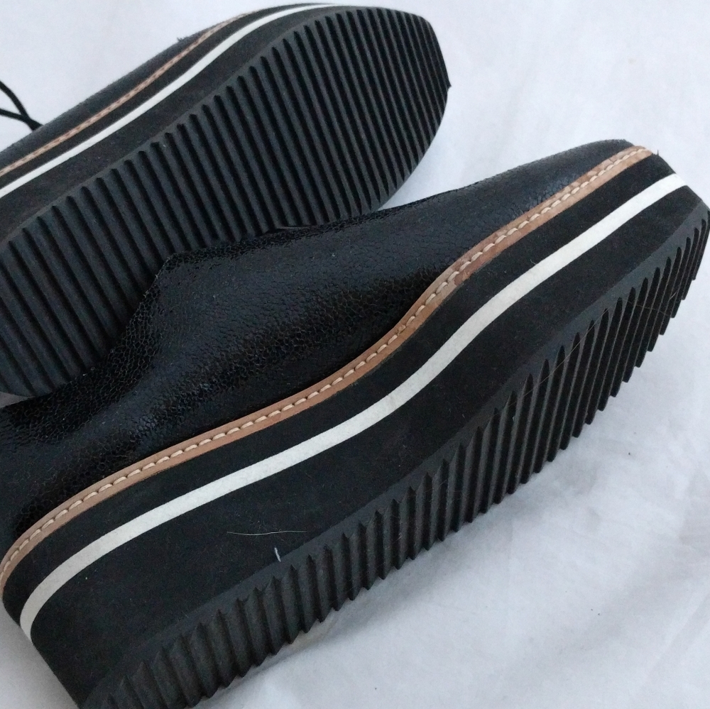 Casual chic sneakers by Liviana Conti.  - Picture 5 of 5